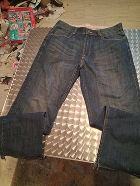 Y2K. DKNY Men's Straight-Leg Dark Blue Denim Jeans